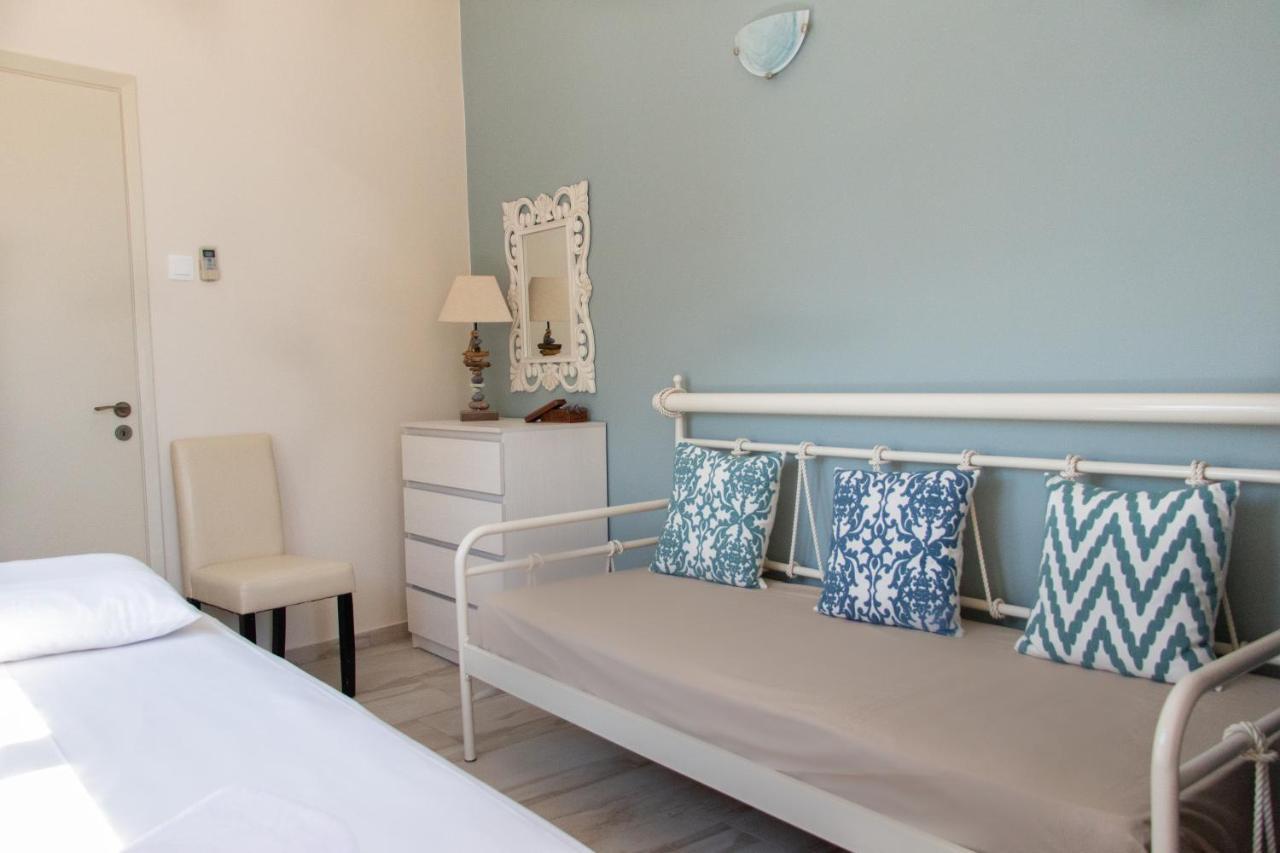 Helen Hotel Poros Town Екстер'єр фото